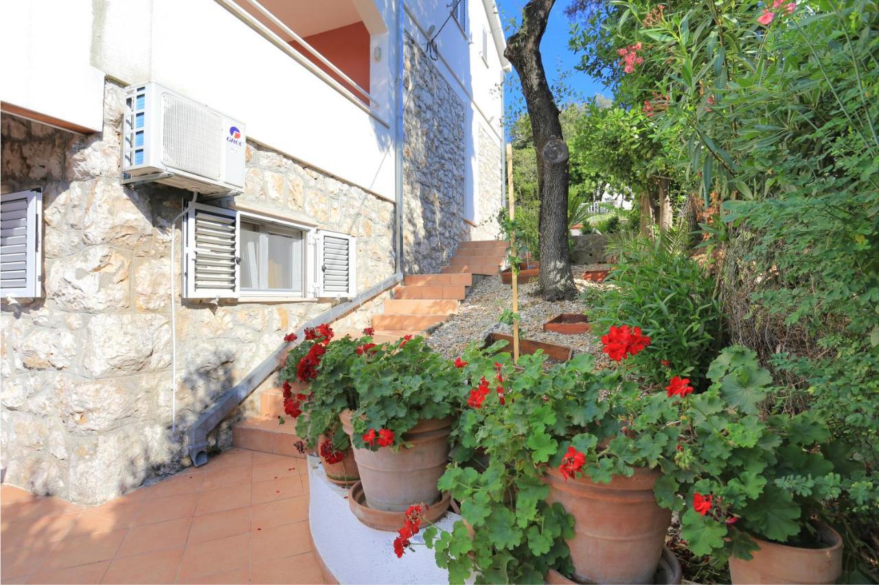 Apartments By The Sea Seget Vranjica, Trogir - 13771 外观 照片