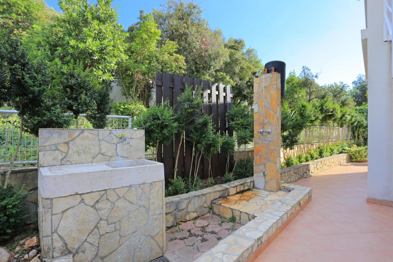 Apartments By The Sea Seget Vranjica, Trogir - 13771 外观 照片