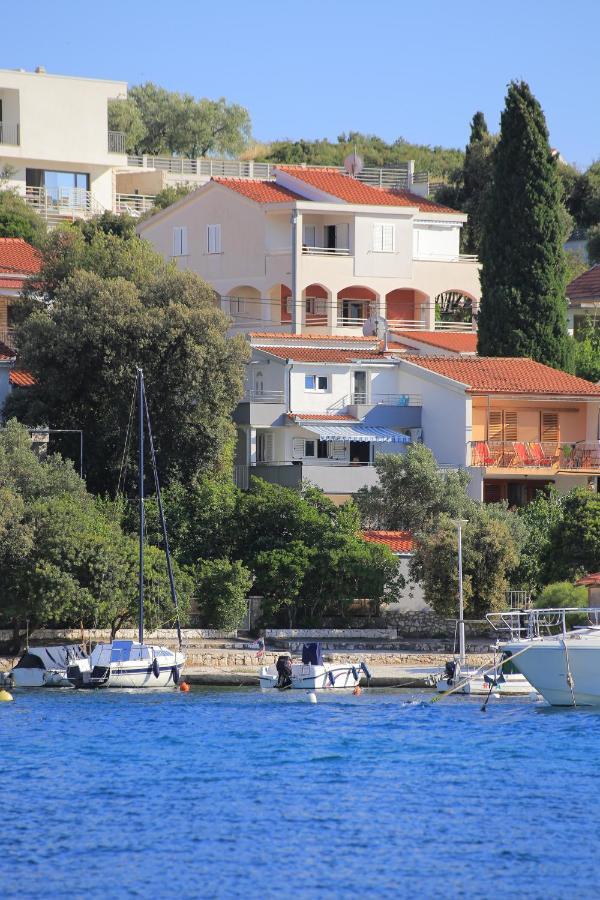 Apartments By The Sea Seget Vranjica, Trogir - 13771 外观 照片
