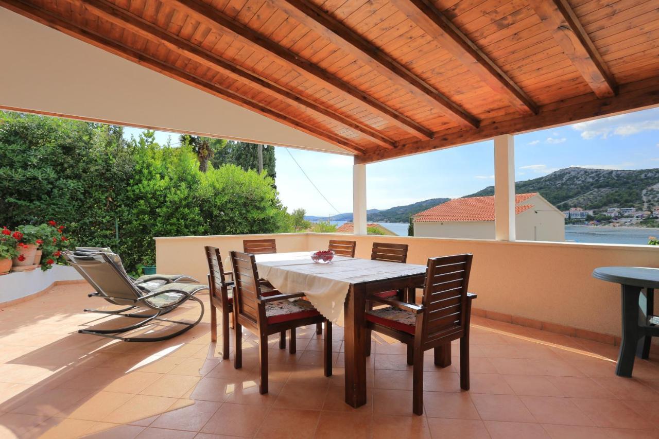 Apartments By The Sea Seget Vranjica, Trogir - 13771 外观 照片