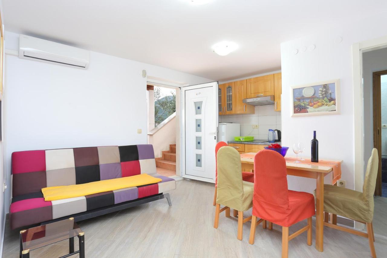 Apartments By The Sea Seget Vranjica, Trogir - 13771 外观 照片