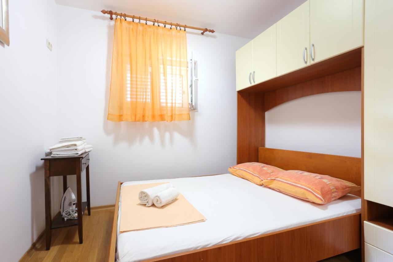 Apartments By The Sea Seget Vranjica, Trogir - 13771 外观 照片
