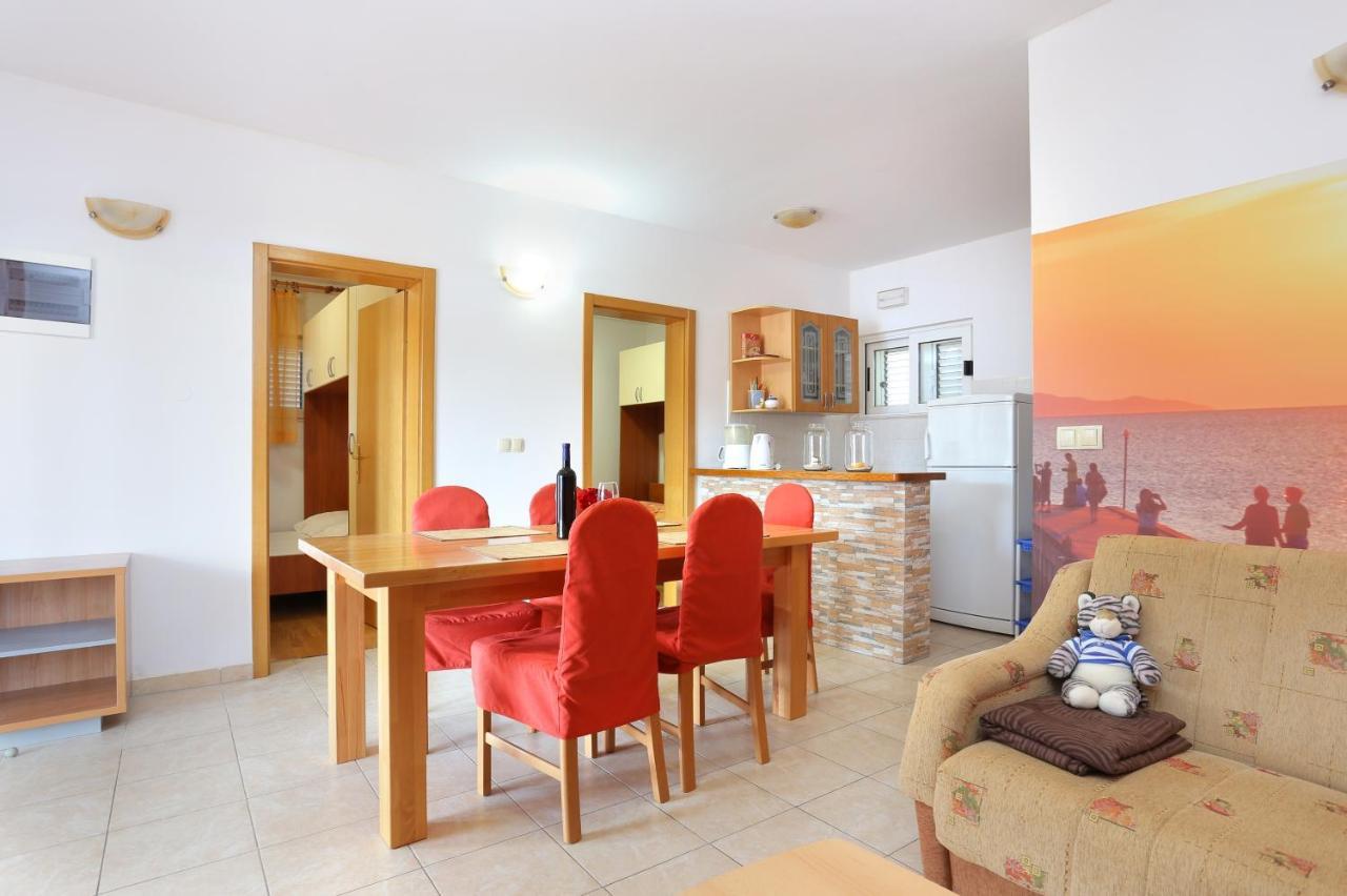 Apartments By The Sea Seget Vranjica, Trogir - 13771 外观 照片