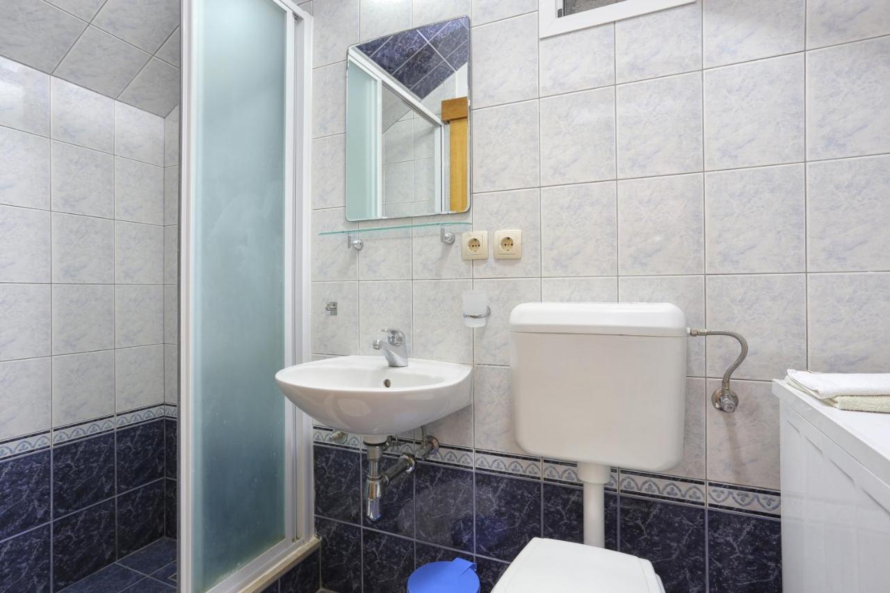 Apartments By The Sea Seget Vranjica, Trogir - 13771 外观 照片
