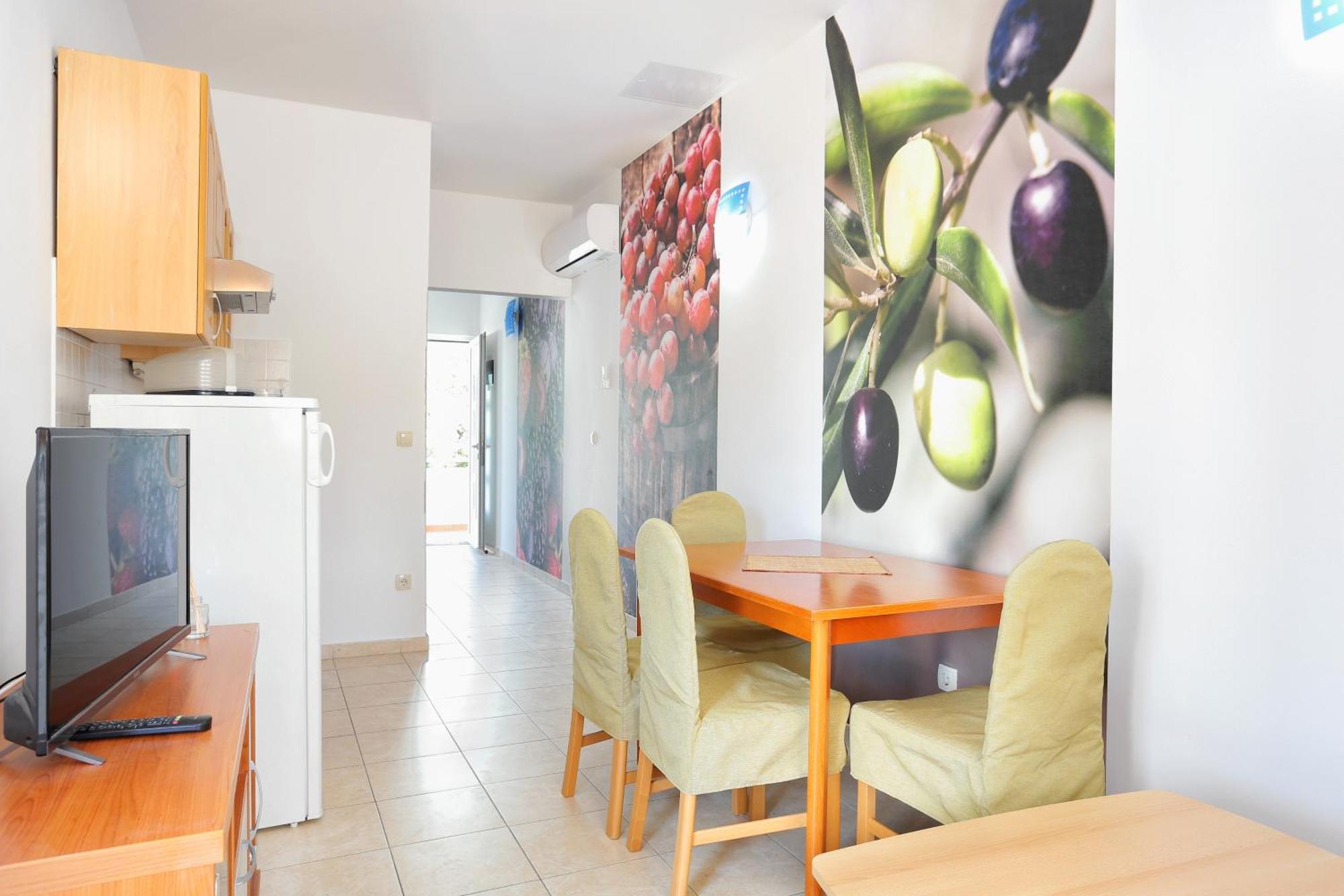 Apartments By The Sea Seget Vranjica, Trogir - 13771 客房 照片