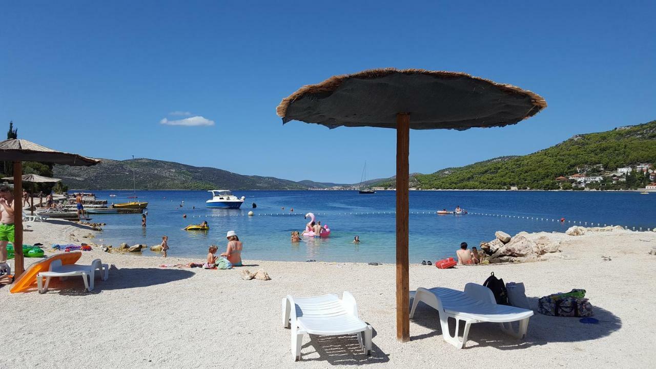 Apartments By The Sea Seget Vranjica, Trogir - 13771 外观 照片